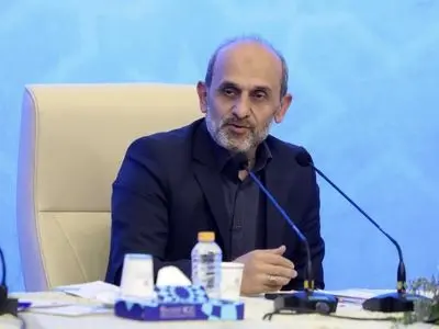 خبرنگار چشم بیدار جامعه و زبان گویای روزگار خویش است