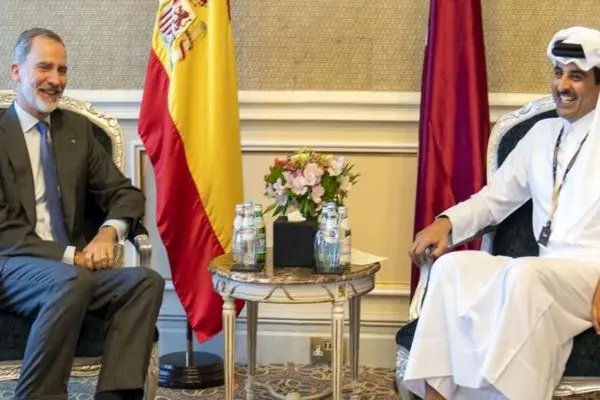 گفت‌وگوی امیر قطر و پادشاه اسپانیا 