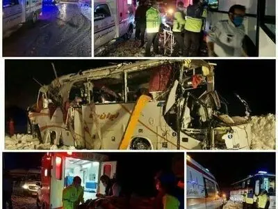 واژگونی اتوبوس حامل بازیکنان تیم فوتبال در جاده چالوس/ بازیکن جوان جان باخت