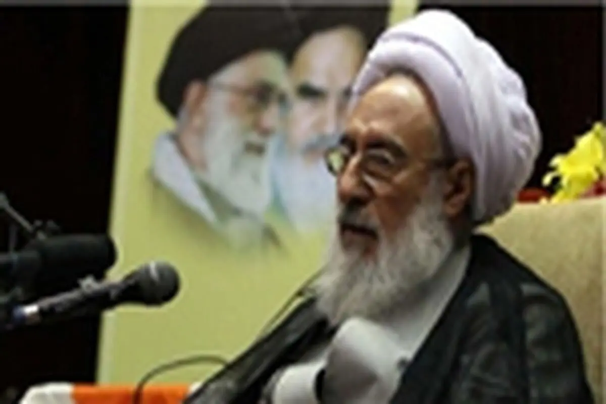 تلاوت و حفظ قرآن مقدمه‌ای برای عمل به محتوای آن است