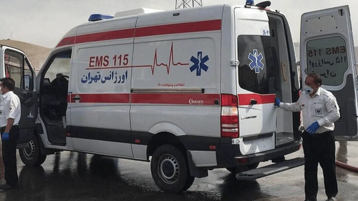 مرگ و مصدومیت سه کارگر تخلیه بار شیشه در شهرک صنعتی صفادشت