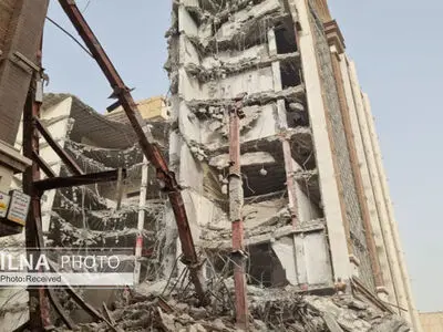 احتمال محبوس شدن افراد دیگری در زیر آوار وجود دارد/ تا آواربرداری کامل، کار جستجو را ادامه می‌دهیم