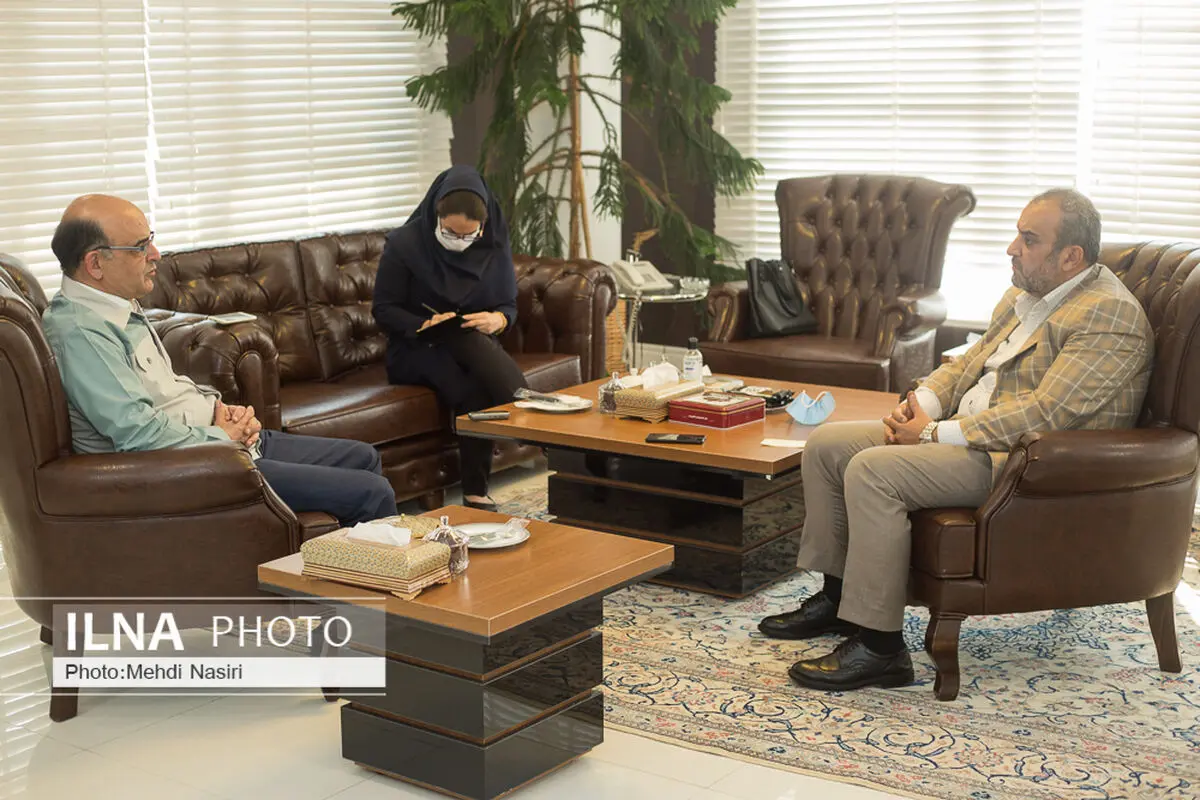 ادعا کنندگان فساد مالی در فولادمبارکه، مدارک خود را به مراجع قضایی ارائه دهند/ مدیران فولاد مبارکه وابسته به جناح سیاسی خاصی نیستند/ بخاطر افزایش فروش به کارکنان و مدیران پاداش داده نمی‌شود