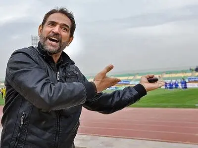 تهدید سرمربی گسترش فولاد توسط مدیرکل ورزش و جوانان آذربایجان‌شرقی به لغو حکم فعالیت در استان