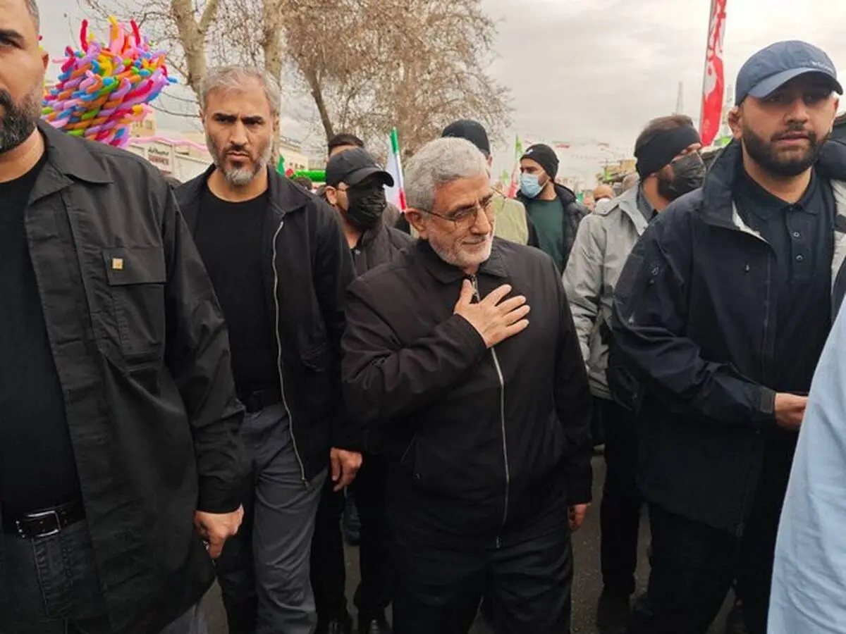 سردار قاآنی در راهپیمایی ۲۲ بهمن حضور یافت