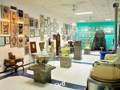 موزه عجیب زیرزمینی؛ از ته سیگار مارادونا تا سند رشوه رییس فیفا!+ فیلم