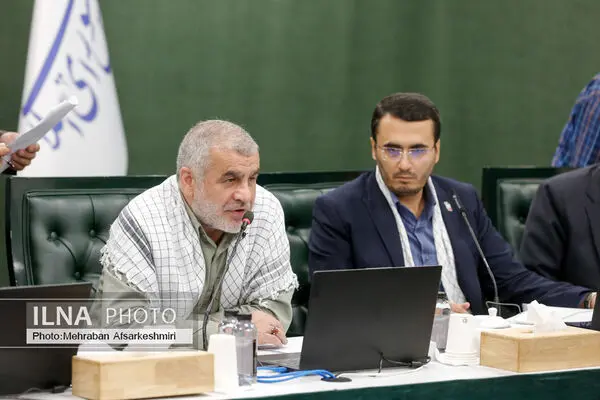 نائب رئیس البرلمان: ایران ماضیة في بناء المستقبل رغم التهدیدات