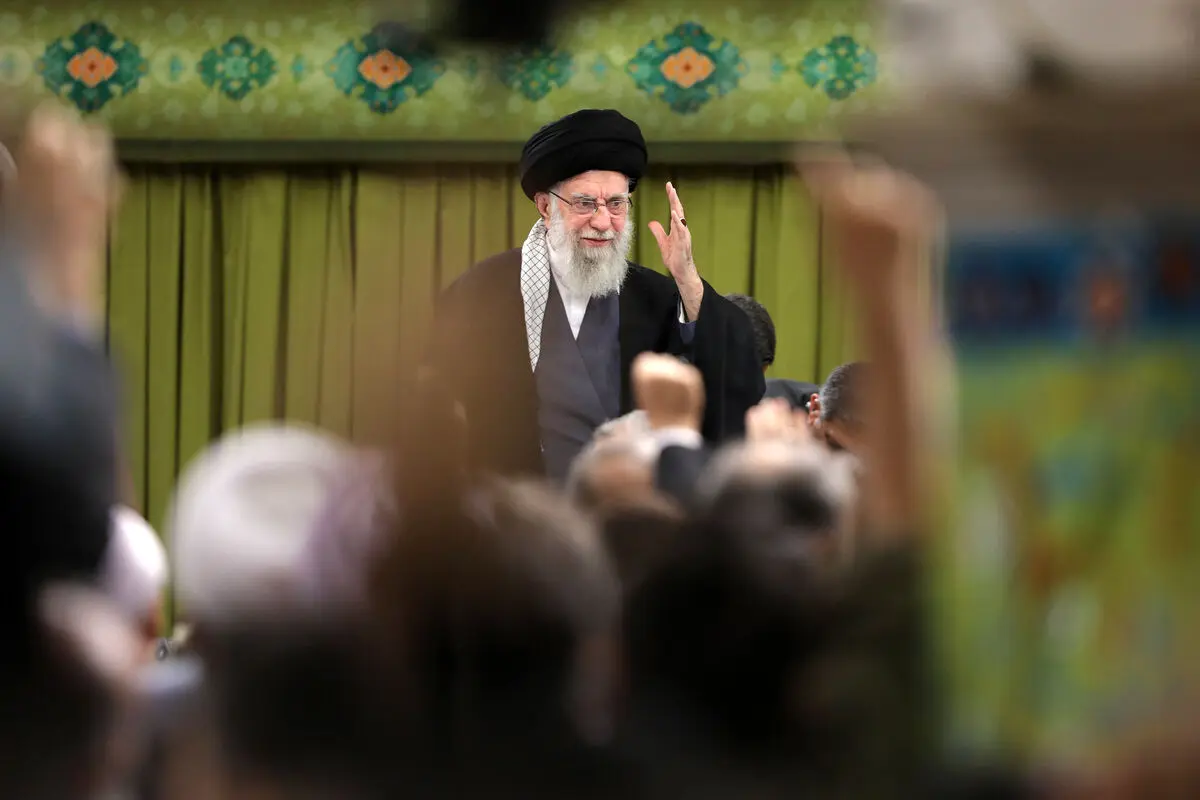 Supreme Leader: Islamic governments' help to Zionist regime ‘a betrayal to Islamic Ummah’

