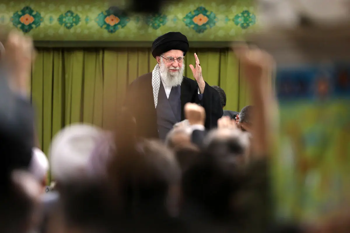 Supreme Leader: Islamic governments' help to Zionist regime ‘a betrayal to Islamic Ummah’

