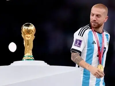 دلیل خط خوردن بازیکن آرژانتین: پای یک جادوگر به تیم قهرمان جهان باز شد!