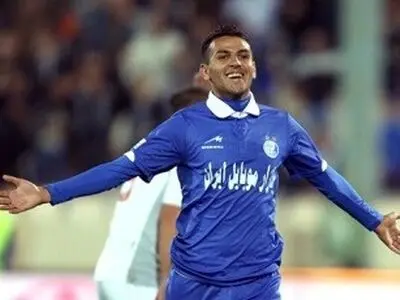 ازدواج هافبک استقلال با بازیگر سینما