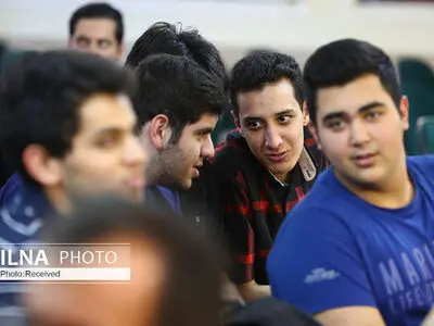 آموزش به دانش‌آموزانِ متوسطه دوم در خانه ممنوع است/ هنوز جایگزین مناسبی برای کنکور پیدا نکردیم