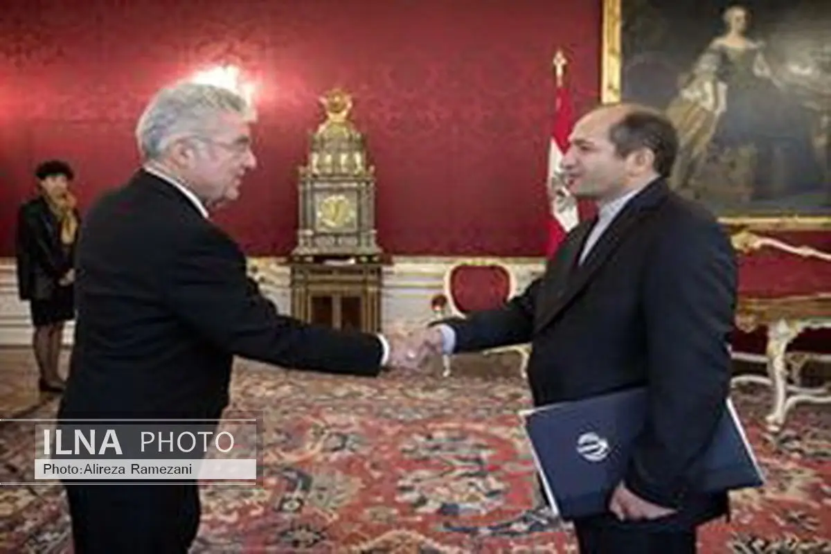استوارنامه سفیر جدید ایران تقدیم رییس جمهوری اتریش شد