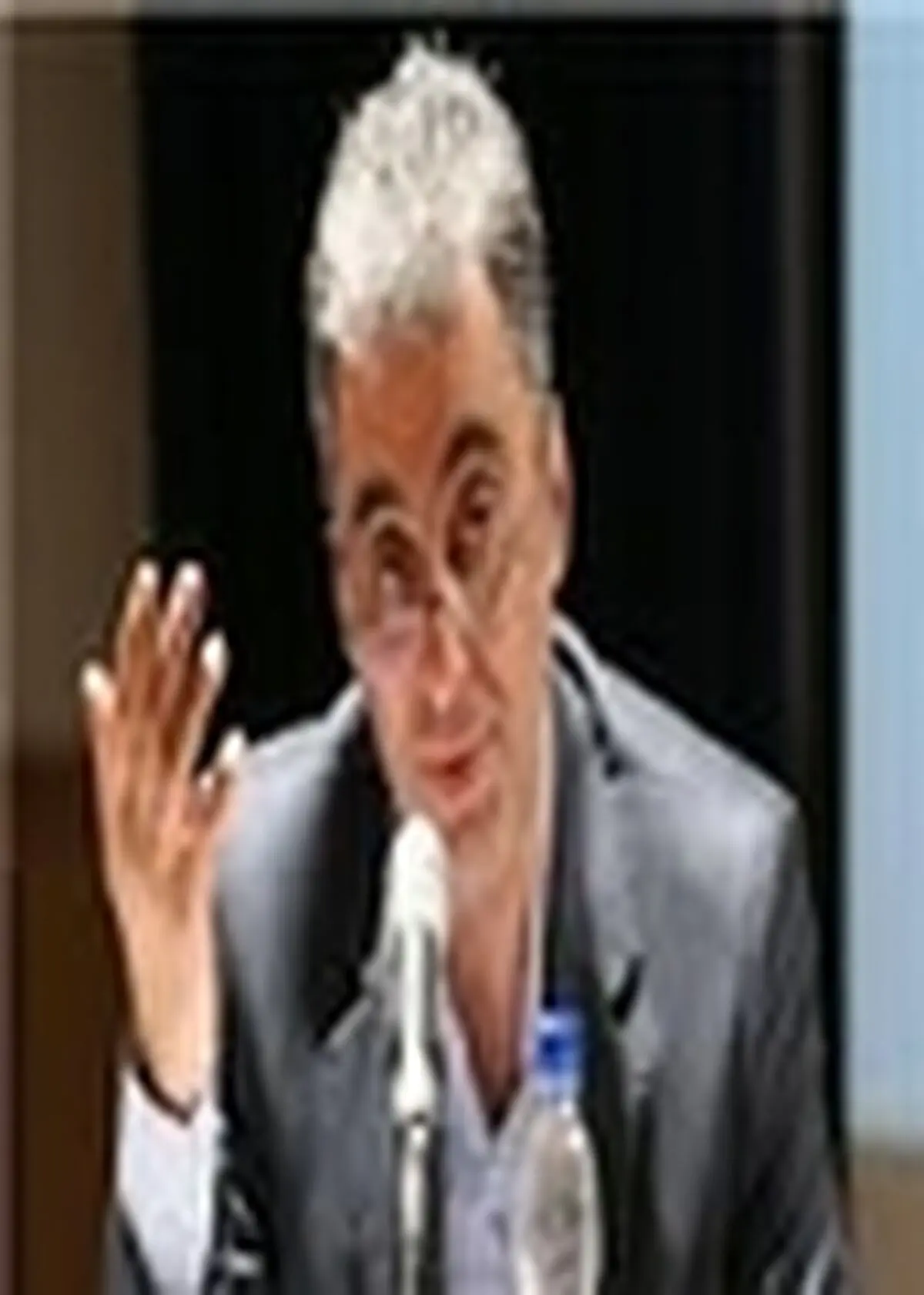 شرکت ذوب آهن اصفهان قرارداد فروش ۲۵۰ هزار تن ریل را امضا کرده است