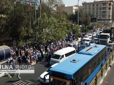 تجمع بازنشستگان فولاد مقابل ساختمان وزارت کار: از خدمات بیمه‌ای خود رضایت نداریم