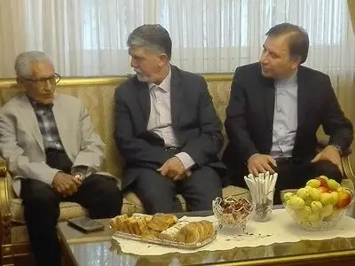 دیدار وزیر ارشاد با پدر ویراستاری ایران در رشت