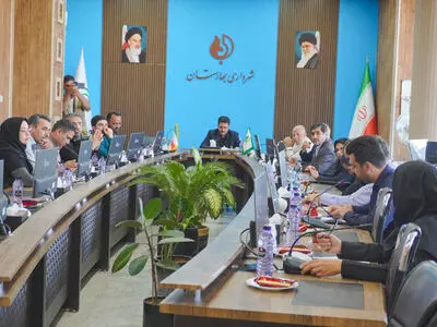 چالش اصلی شهر بهارستان، فقدان ساختار سیاسی است