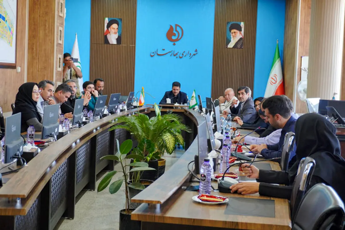چالش اصلی شهر بهارستان، فقدان ساختار سیاسی است