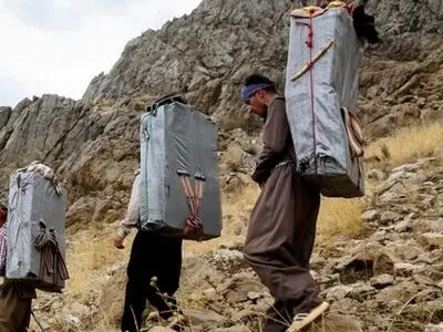 از انفجار مین تا سقوط/ میان «کولبران» لیسانسه و قهرمان ورزشی داریم
