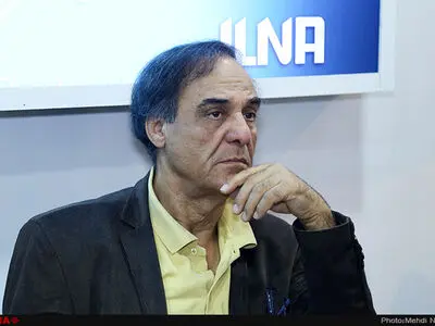 از فقر و فاقه بچه‌های سر چهارراه موزیکال و رقص درست می‌کنند تا وسیله تفریح پولدارها جور شود/ در دولت احمدی‌نژاد تخمِ لق تئاتر خصوصی را در دهان‌ها شکستند
