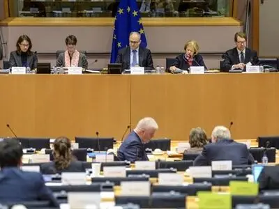 اتحادیه اروپا برای حفظ برجام مجوز کار «بانک سرمایه‌گذاری اروپا» در ایران را صادر کرد 