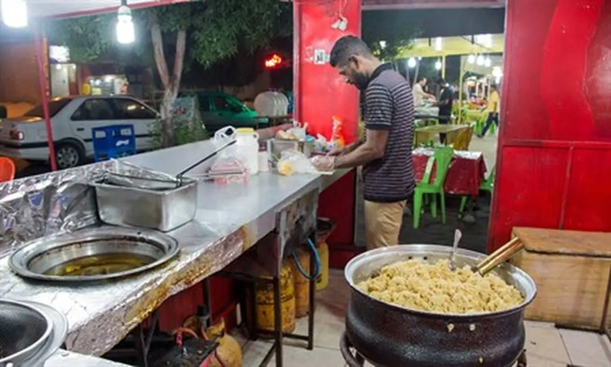 فست فودی‌های شیراز در مرز ورشکستگی/ فلافل و سمبوسه پر طرفدار شدند/ از ابتدای سال 150فست فودی به شغل‌های دیگر روی آورده‌اند