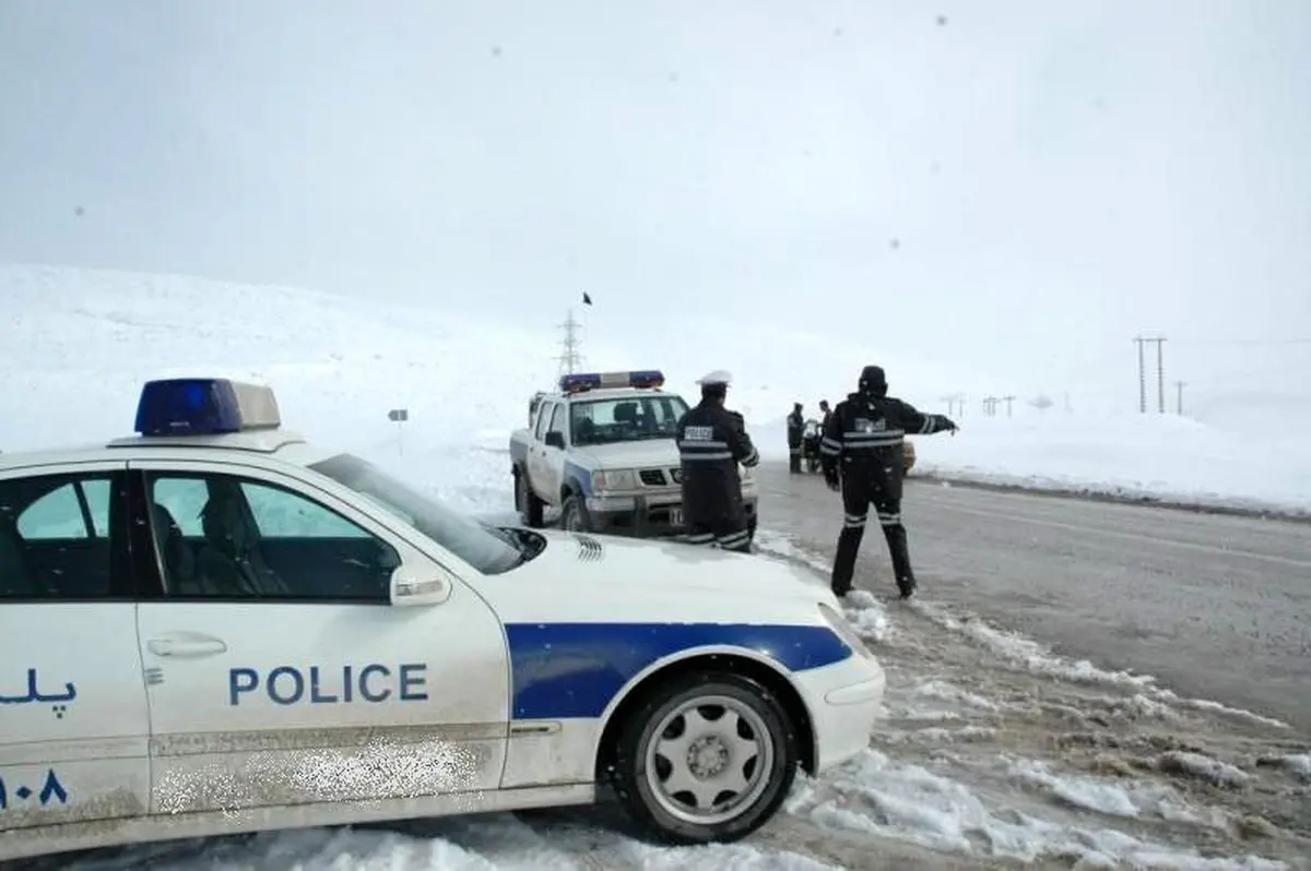 ‍ آغاز بارش برف در جاده های استان/رانندگان حتما زنجیر چرخ همراه داشته باشند 