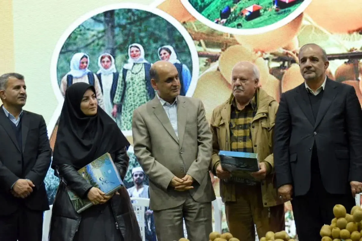 باید سود صادرات مستقیماً به تولیدکننده و باغدار برسد /ضرورت ارتقای زیرساخت‌های حمل‌ونقل و کشاورزی