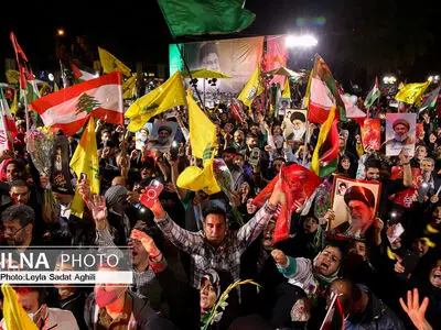 شادی مردم تهران پس از پاسخ موشکی سپاه پاسداران به رژیم غاصب صهیونیستی