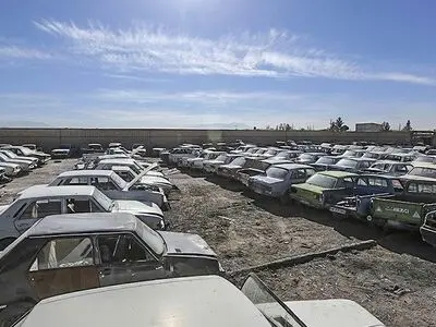 صدور بالغ بر ۳۴۰ اخطار به مالکان خودروهای فرسوده رها شده در مشهد