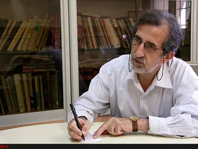 مرحوم نخعی مخالف فرمانده‌محوری بود/ما جنگ را از نگاه فرماندهان ننوشته‌ایم