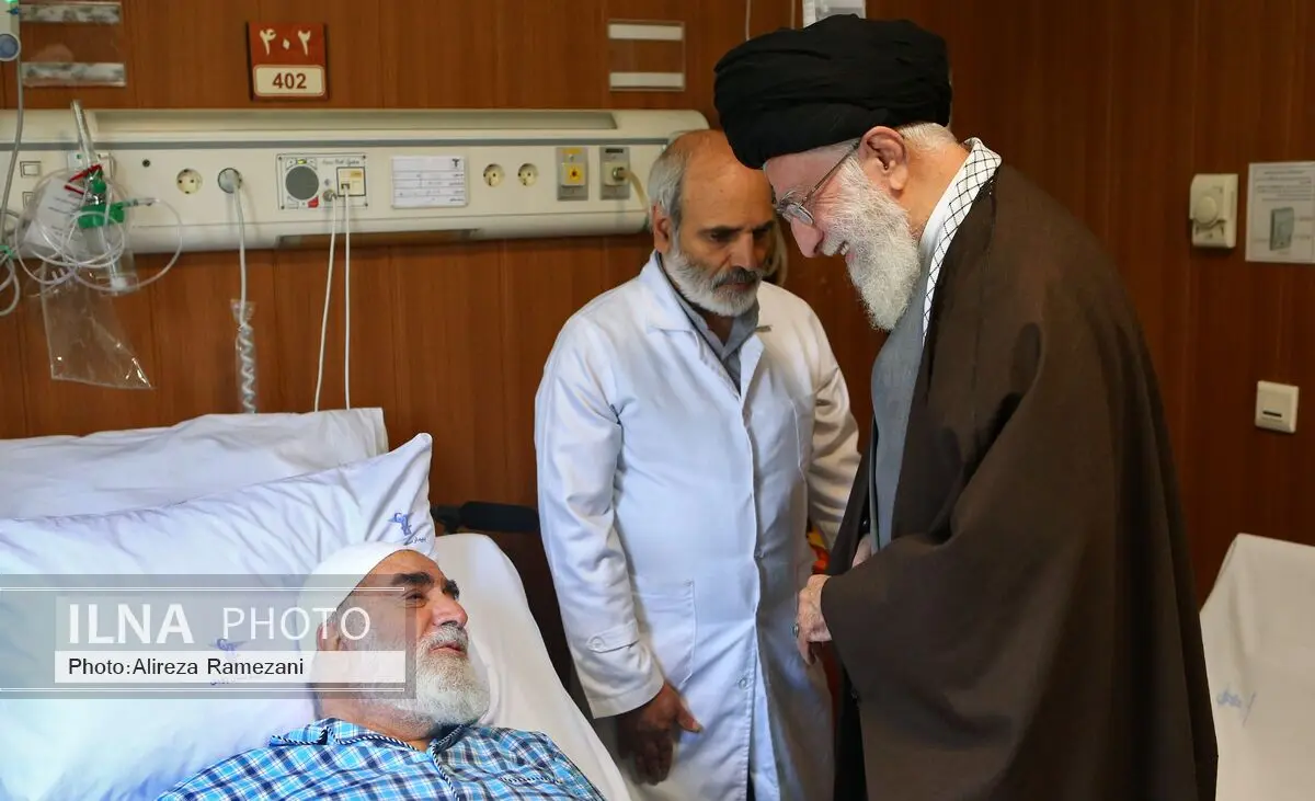 عیادت رهبر انقلاب از حجت‌الاسلام محمدی گلپایگانی و همسر شهید بابایی