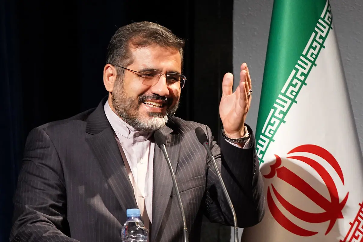 تمام فیلم‌ها قبل از انتشار باید مجوزهای قانونی لازم را کسب کنند