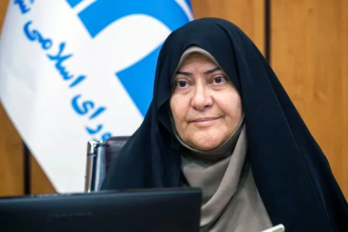 شهردار قزوین مدیرانی که مصوبات شورا را اجرا نمیکنند، تشویق میکند