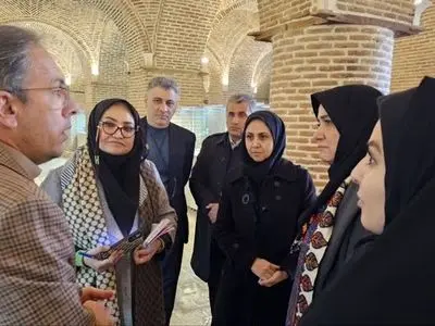 بازدید معاون صنایع‌دستی و هنرهای سنتی کشور از موزه هدایای دکتر صالحی قزوین/ ضرورت ارتقای نمایش آثار و استفاده از ابزار نوین موزه‌داری