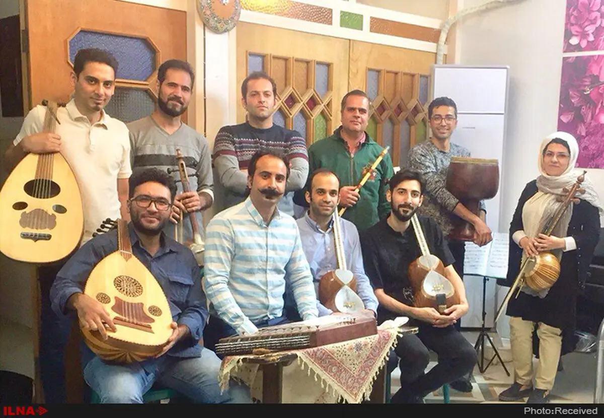 روی ناخوش ارشاد اصفهان به نوازندگان زن/خانم‌ها می‌توانند به عنوان بازیگر روی صحنه بروند اما به عنوان نوازنده نه!  