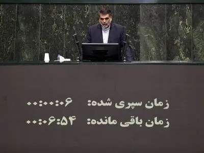 مسئولان کشور از محیط گلخانه‌ای که برای خود ساخته‌اند؛ خارج شوند