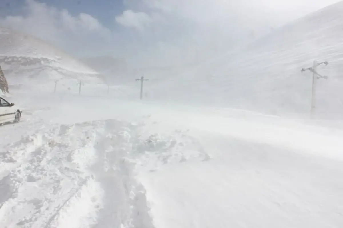 ۴۱ محور روستایی کرمانشاه همچنان مسدود است/ راه روستاها تا ظهر بازگشایی می‌شود