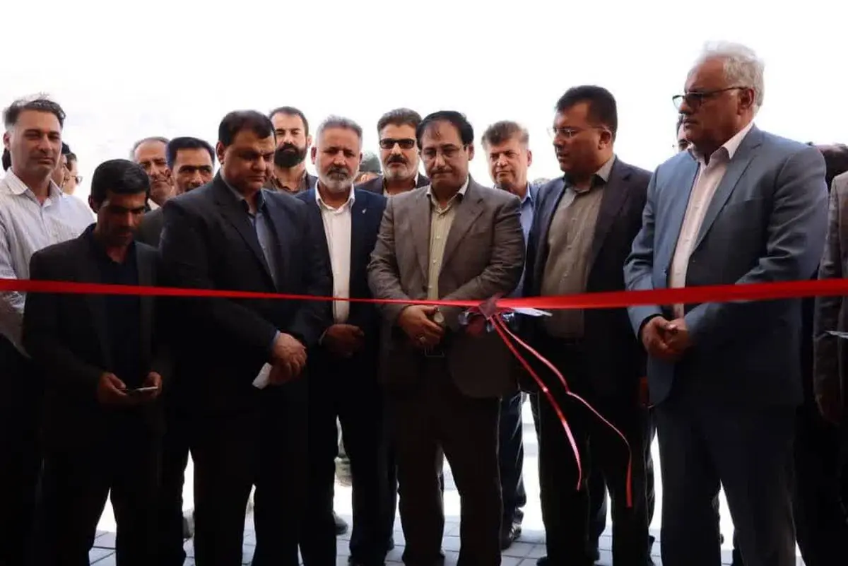 مجموعه ورزشی کارگران استهبان پس از ١٤ سال افتتاح شد