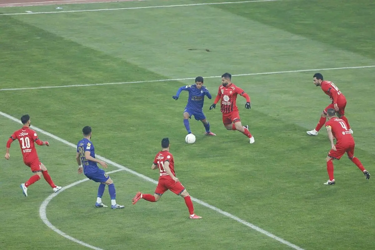در محوطه جریمه پرسپولیس پنالتی رخ داد؟ 