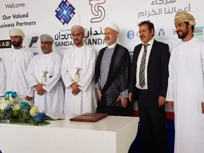 40 شرکة بناء إیرانیة توقع عقودا مع سلطنة عمان