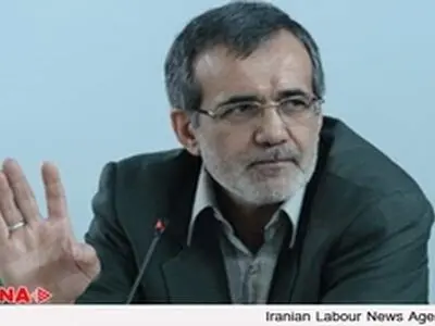 برخی به دلیل منافع سیاسی در مقابل دولت سنگ‌اندازی می‌کنند