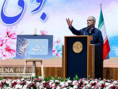 الرئيس بزشكيان: الشعب الإيراني أحبط مخططات العدو بوحدته خلال الحرب