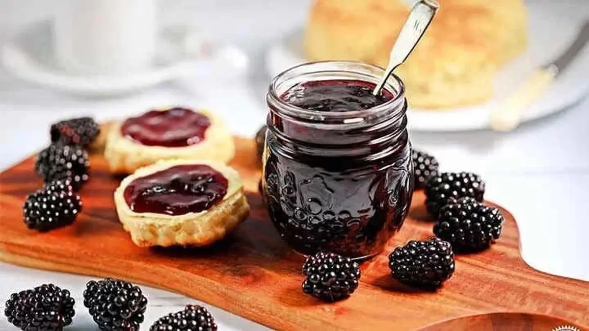 طرز تهیه مارمالاد شاتوت با رنگ یاقوتی و طعمی ترش و شیرین