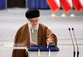تاکید رهبر ایران بر حضور مردم در انتخابات برای تضمین منافع ملی