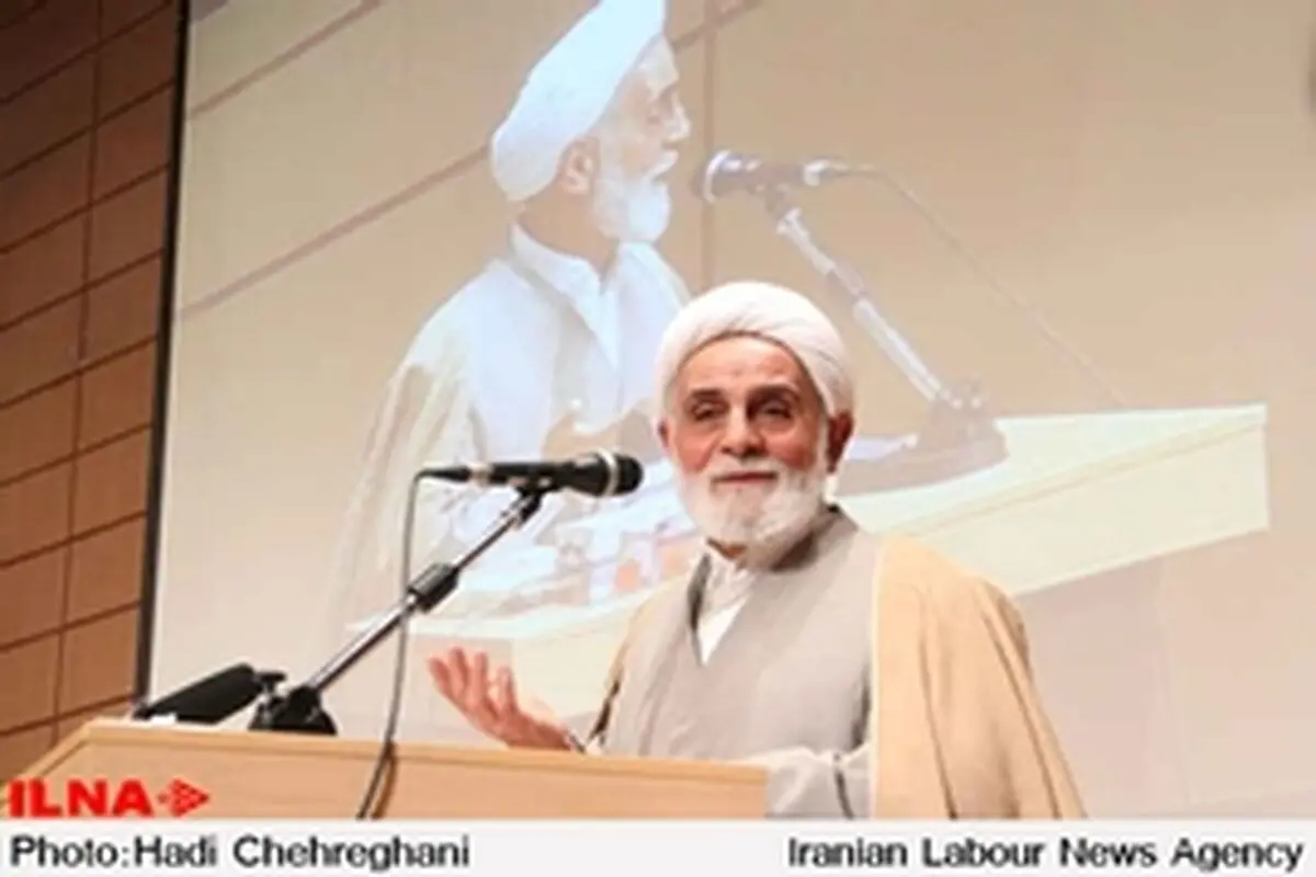 برخی‌ها در زمینه مذاکرات هسته‌ای مردم را می ترسانند / با وجود رهبری در کشور جای هیچ دلواپسی وجود ندارد