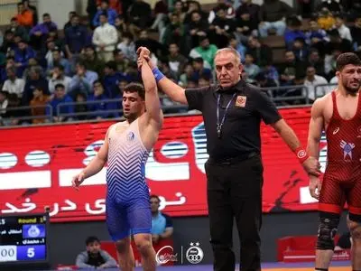 صعود مقتدرانه استقلال قم به فینال لیگ برتر کشتی فرنگی