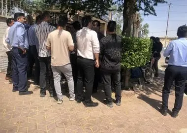  تجمع کارگران قراردادی شرکت پایانه‌ها و مخازن پتروشیمی ماهشهر/ به کسر حقوق معترضیم