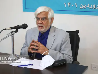 بعد از انقلاب جریانی به دنبال قدسی کردن برخی اشخاص و نهادهای درون نظام برآمدند