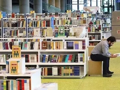 گسترش کتابخانه های عمومی منجر به کنترل آسیب های اجتماعی در جامعه می شوند 